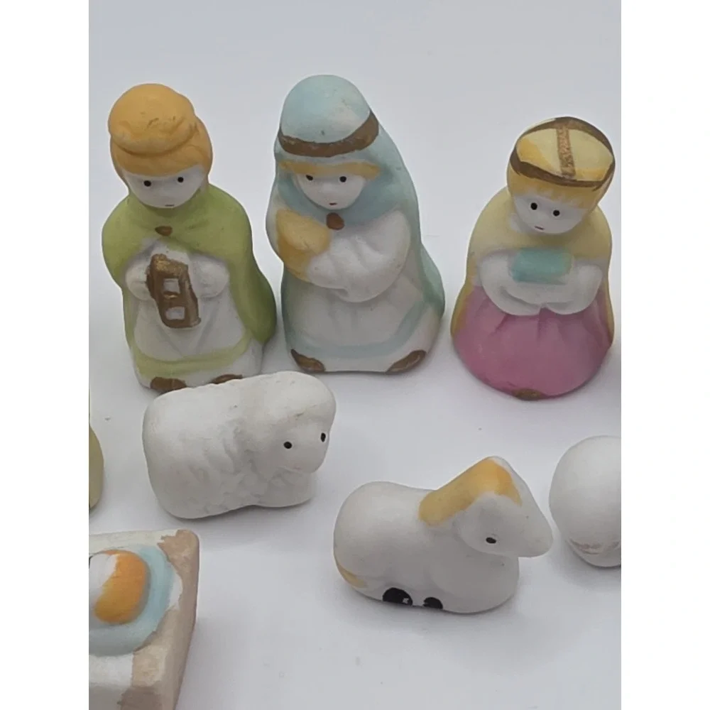 Hermitage Pottery MINIATURE NATIVITY SET 11 Pieces -Hand Painted CHRISTMAS